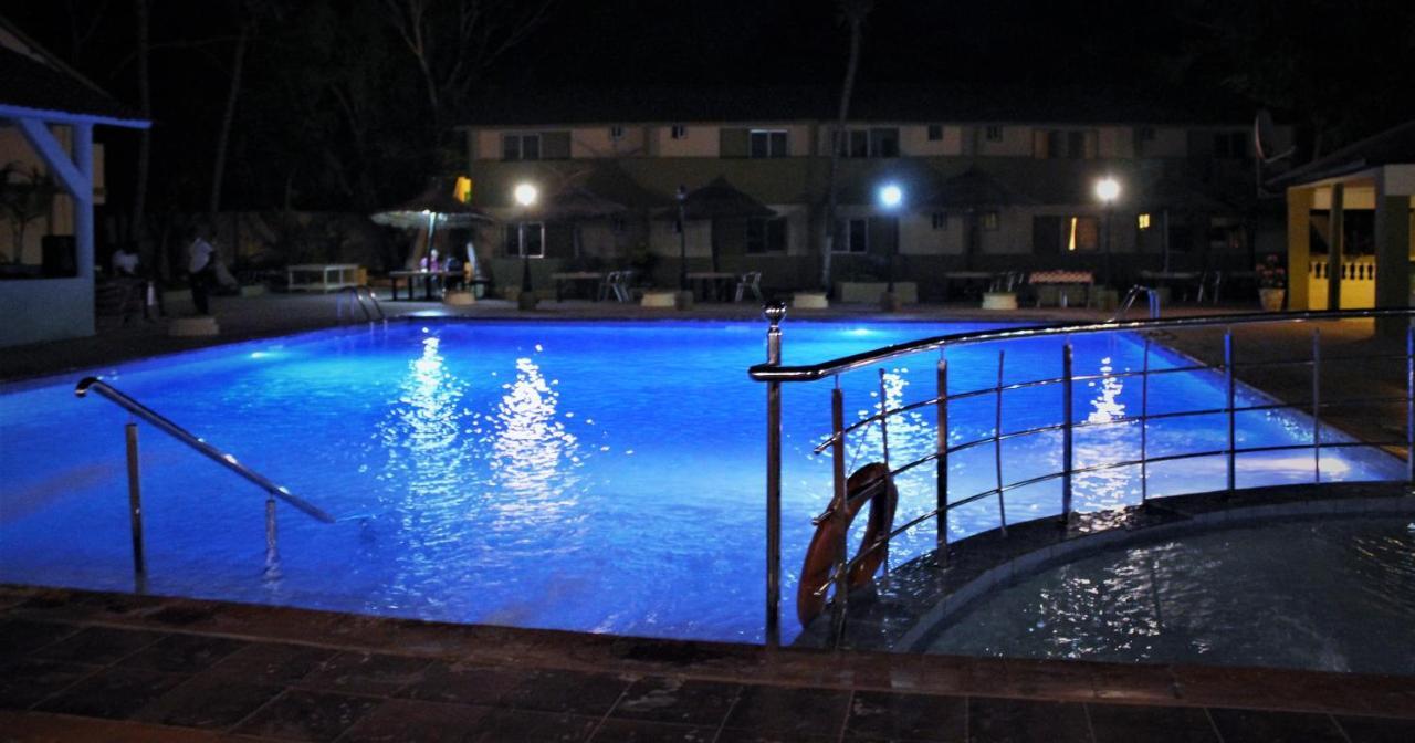 Badala Park Hotel Kotu Exterior foto